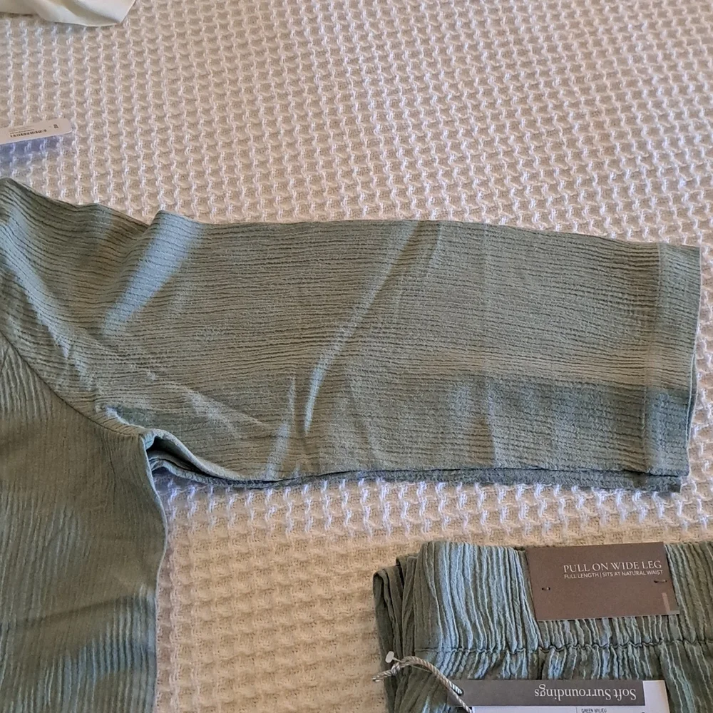 Ladies Pants Set - Picture 3 of 6